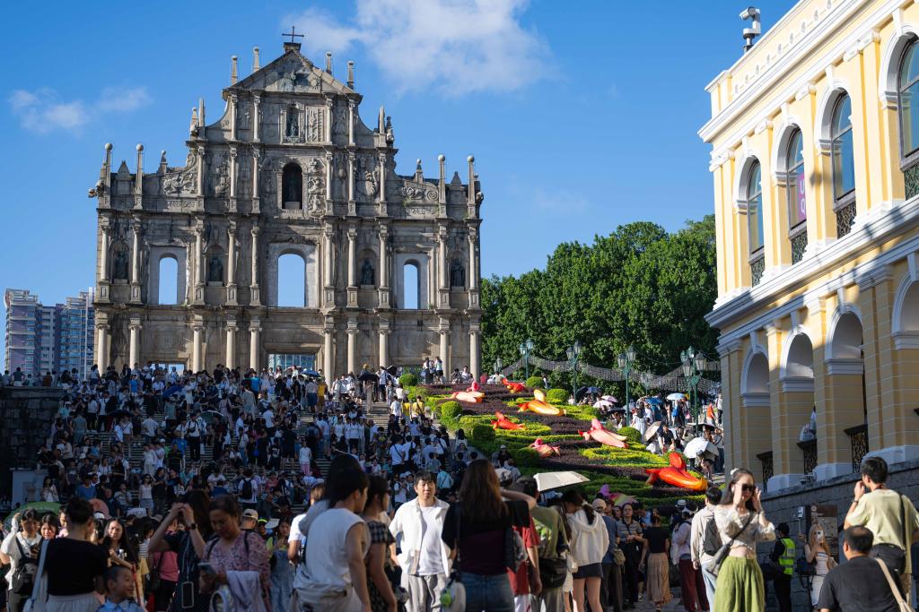 世界旅游休闲中心招牌愈加夺目——2025年澳门入境旅客数据解读